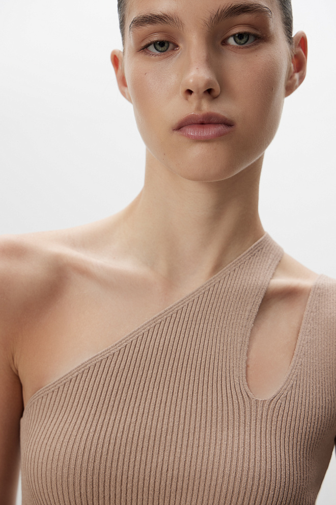 Трикотажный топ с двойной лямкой