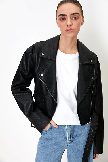 Укороченная футболка