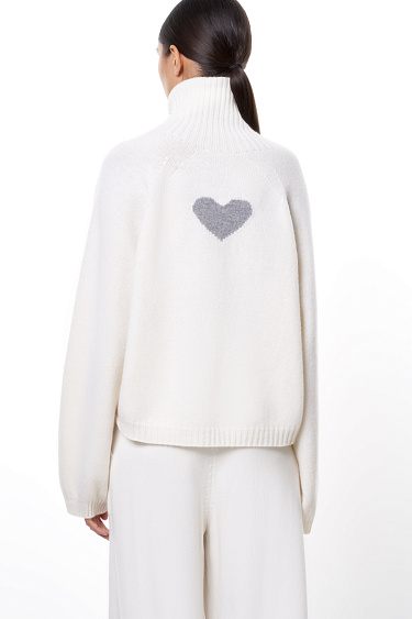 Джемпер с сердечком на спине