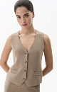 Трикотажный жилет из смесовой шерсти с кашемиром. Модель прямого кроя с V-образным вырезом и застежкой на пуговицы. Имитация карманов. Без подкладки.