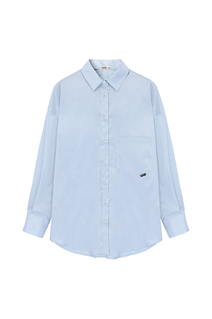 голубой Рубашка oversize с накладным карманом и брендированным ярлыком. Модель свободного силуэта, длинные рукава с манжетами и асимметричный нижний край.