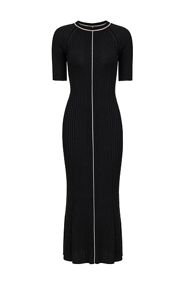 Длинное трикотажное платье в рубчик 