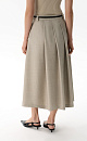 Юбка миди со складками. Модель свободного силуэта с застежкой на молнию и боковыми карманами.