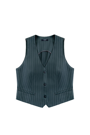 хаки Классический жилет из шерсти. Модель прямого кроя с имитацией карманов и V-образным вырезом. Застежка на три пуговицы. Изделие без подкладки.