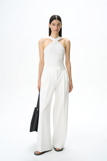 Трикотажный топ с перекрутом