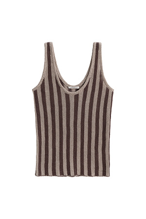 коричневый Трикотажная майка из 100% льна. Модель на широких бретелях, с глубокой проймой, U-образным вырезом горловины и валиком по низу. Изделие выполнено в вертикальную полоску.