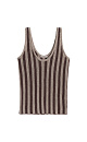 Трикотажная майка из 100% льна. Модель на широких бретелях, с глубокой проймой, U-образным вырезом горловины и валиком по низу. Изделие выполнено в вертикальную полоску.