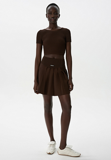 Короткий трикотажный топ в рубчик