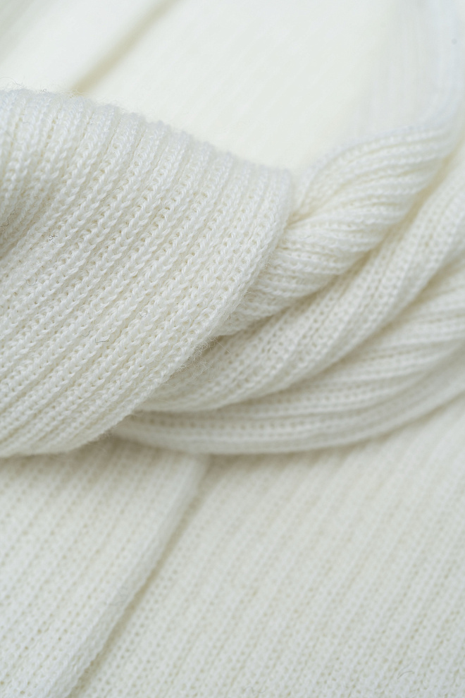 Цельновязанная водолазка из шерсти