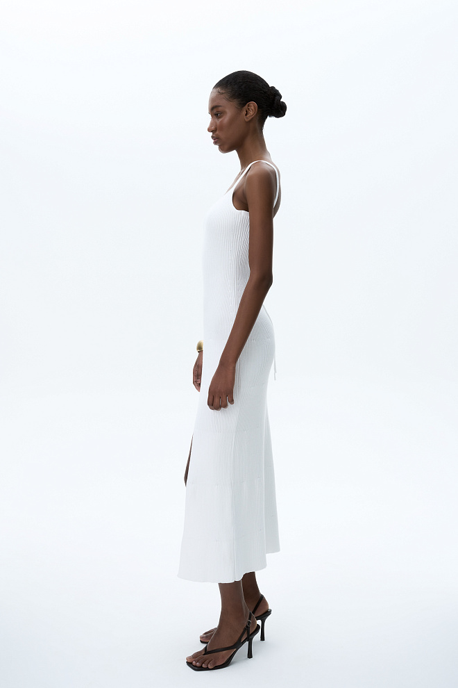 Сарафан со шнуровкой на спине