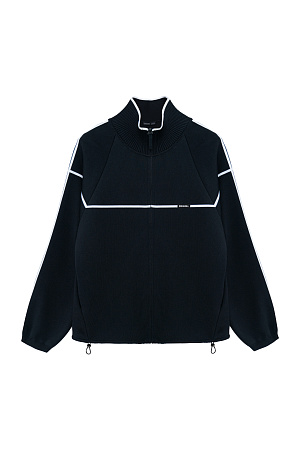 черный Вискозный трикотажный бомбер спортивного стиля с контрастными лампасами. Модель прямого кроя с длинными рукавами, манжетами на эластичной резинке и воротником-стойкой. По низу изделия предусмотрена регулируемая кулиска. Застежка на молнию.