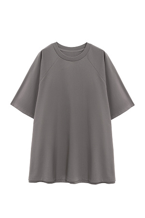 серый Футболка из хлопка с добавлением сорона. Модель прямого кроя, с круглым вырезом горловины и рукавом реглан. 