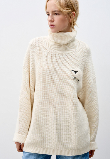 Джемпер с объемным дизайном