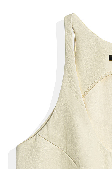 Топ из экокожи