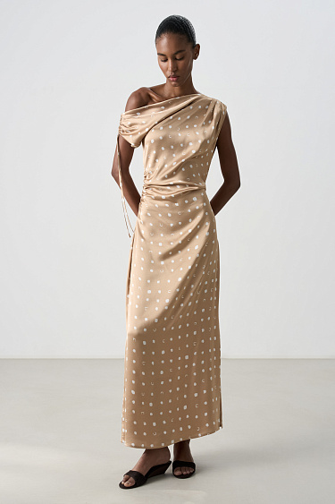 Принтованное атласное платье