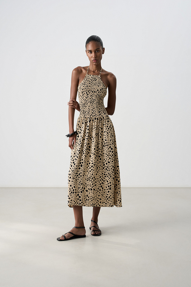 Принтованный сарафан с завязками на шее