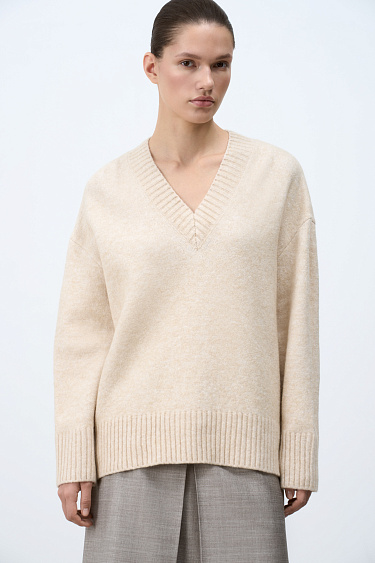 Джемпер из шерсти с V-образным вырезом