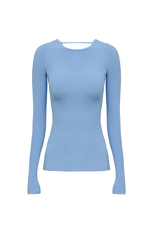 голубой Трикотажный топ из тонкого трикотажа на основе вискозы. Модель с длинным рукавом и круглым вырезом горловины. Изделие декорировано вывязанным узором на груди и глубоким вырезом со шнуровкой на спине.