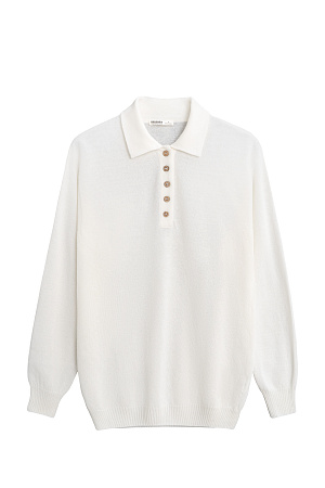 белый Трикотажный джемпер из кашемира и шерсти. Модель прямого силуэта со спущенной линией плеча и воротником поло на пуговицах. Манжеты рукавов и низ изделия выполнен в рубчик.