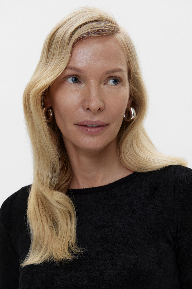 Платье по фигуре из бархатной вискозы