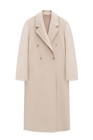 молочный Двубортное шерстяное пальто свободного силуэта с английским воротником, боковыми карманами и застежкой на пуговицы. При изготовлении изделия была использована технология Double Face - обе стороны ткани можно использовать в качестве лицевой, швы внутри пальто выполняются вручную, чтобы избежать видимых строчек на лицевой стороне и сохранить элегантный вид.