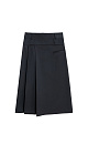 Юбка длины миди из шерсти. Модель прямого кроя, с двумя продольными складками сбоку, двойным поясом со шлевками для ремня, врезным карманом и застежкой на молнию. Изделие без подкладки. 