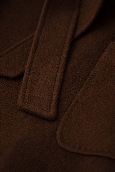 Шерстяное пальто-халат с поясом