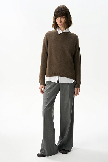 Широкие брюки свободного кроя