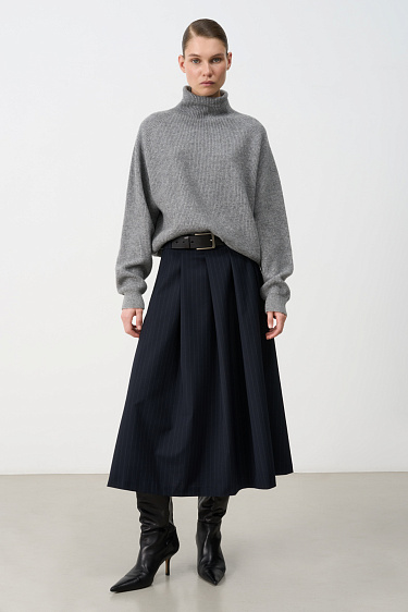 Трикотажный джемпер с воротником-стойкой 