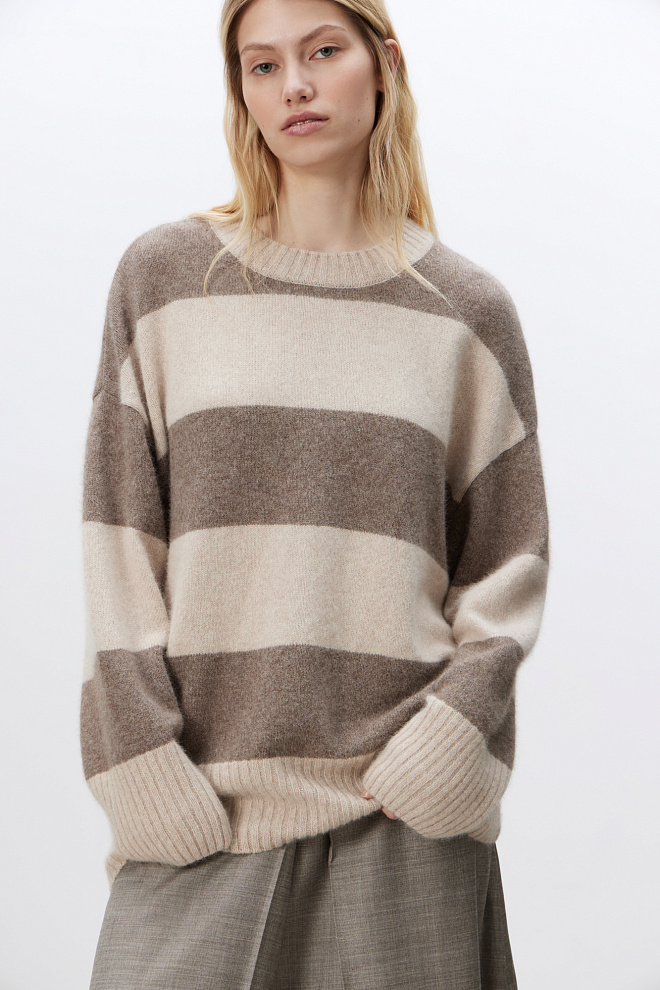 Джемпер из пуха лисы в полоску