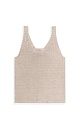 Трикотажный топ из 100% льна. Модель прямого кроя, на широких бретелях, с глубокой проймой и U-образным вырезом горловины. Края изделия выполнены в рубчик.