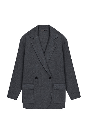 графит Трикотажный двубортный жакет из смесовой шерсти с добавлением кашемира. Модель прямого кроя, с прямоугольными лацканами и накладными карманами с клапанами спереди. Изделие без подкладки.