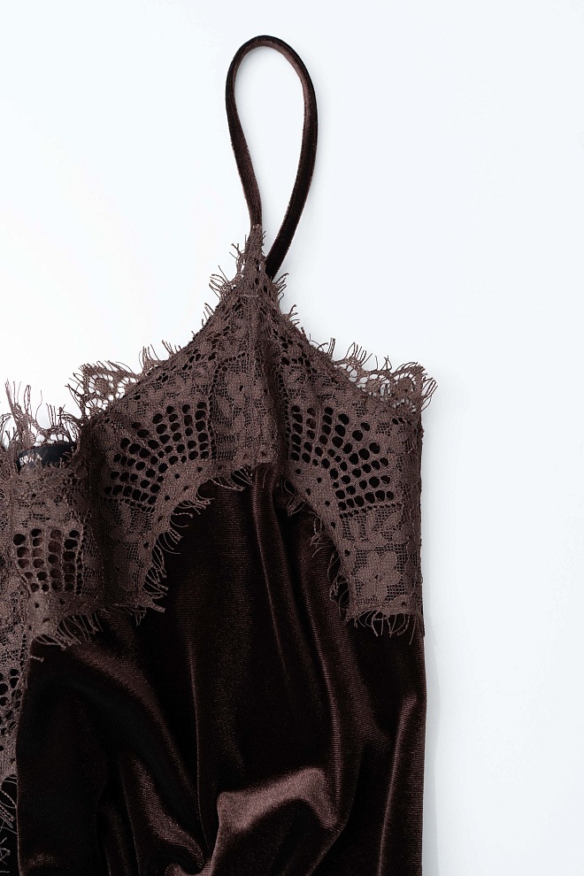 Бархатный топ с кружевом