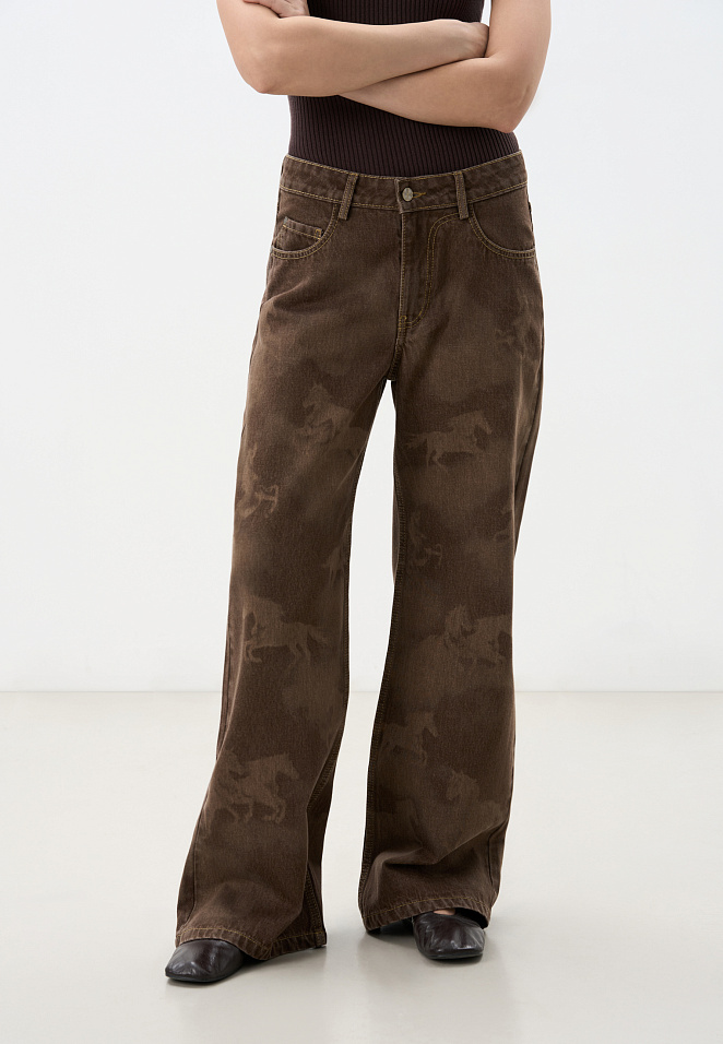 Джинсы с принтом в виде лошадей