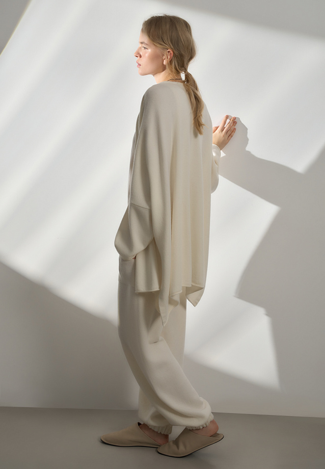 Трикотажные брюки-бананы из кашемира и шерсти 