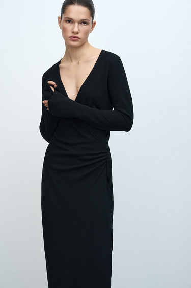 Платье на запах из шерсти и кашемира