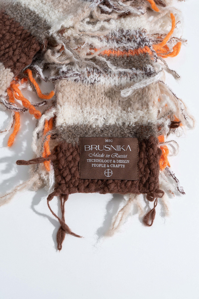 Узкий шарф с бахромой