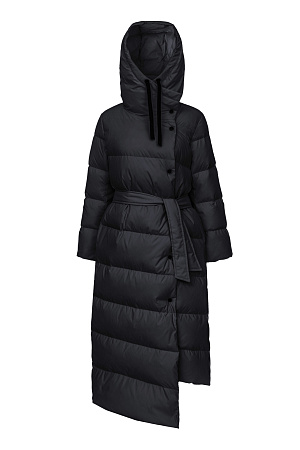 черный Длинный стеганый пуховик с косой застежкой на кнопки. Модель с ассиметричным низом, боковыми карманами и капюшоном. В комплекте пояс в тон.