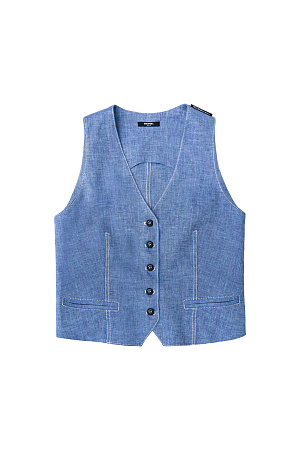 синий Жилет изо льна. Модель прямого кроя с V-образным вырезом и имитацией карманов. Застежка на пуговицы. Дополнить образ можно джинсами в таком же стиле.