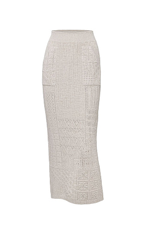бежевый Трикотажная юбка длины миди из кашемира и шерсти. Модель приталенного силуэта с разрезом сзади и накладными карманами. Дополнить образ можно джемпером в таком же стиле.