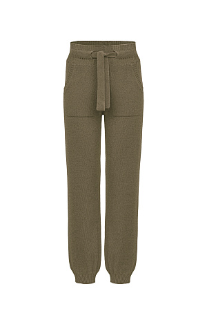 хаки Трикотажные брюки-джоггеры из кашемира и шерсти. Модель с широким эластичным поясом на кулиске, манжетами на резинке и боковыми карманами.