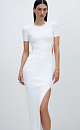 Облегающее трикотажное платье длины миди из вискозы. Модель приталенного силуэта, с короткими рукавами, круглым вырезом горловины, вырезом на спине и высоким разрезом сбоку.