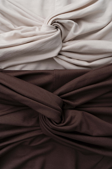 Топ с открытой линией плеч 