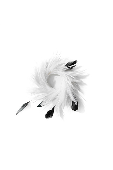 Браслет из перьев 