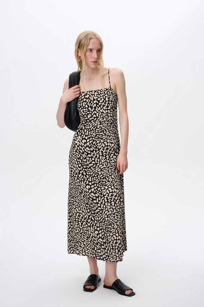 Принтованный сарафан на тонких бретелях