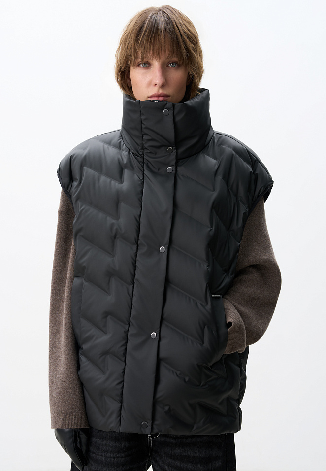 Объемный жилет на пуху