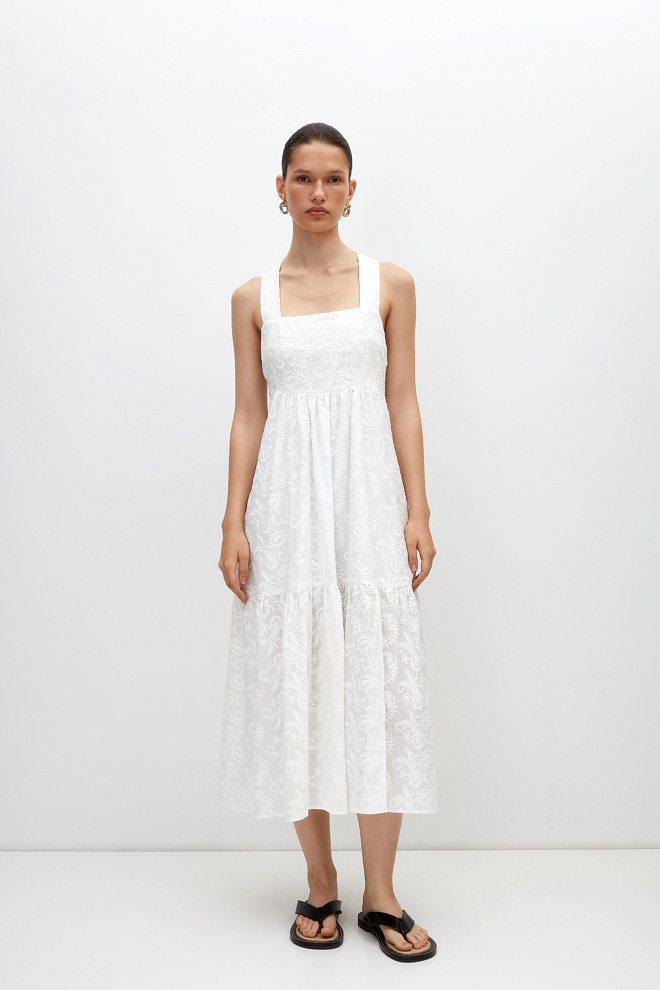 Сарафан из 100% хлопка с объемной вышивкой