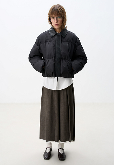 Пуховик с отложным воротником из экокожи