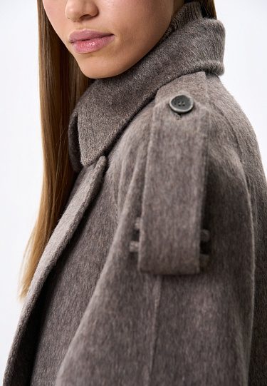 Пальто из шерсти с кокеткой