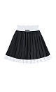 Трикотажная юбка плиссе длины мини из вискозы. Модель с широким эластичным поясом в рубчик. Пояс и нижняя часть юбки выполнены из пряжи контрастного цвета.
